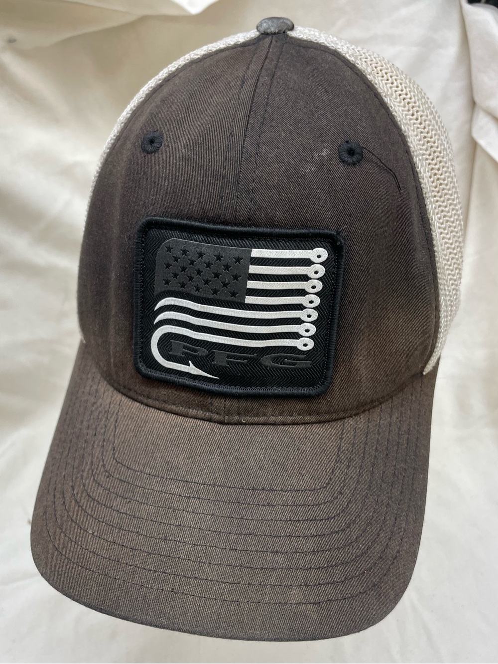 Columbia Brown and Cream Mesh-Back Trucker fitted Hat with Flag Patch s/m
